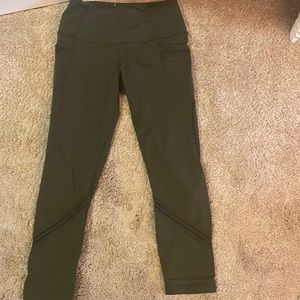 Victoria’s Secret knockout cropped leggings